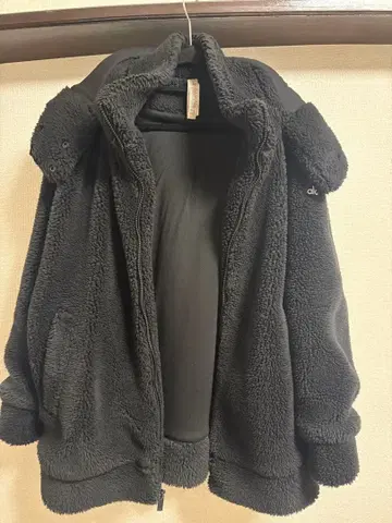 alo yoga 블랙 플리스 자켓 S