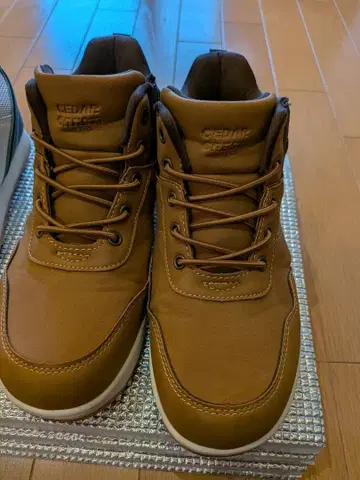 CEDAR CREST 브라운 핑거프리 슈즈