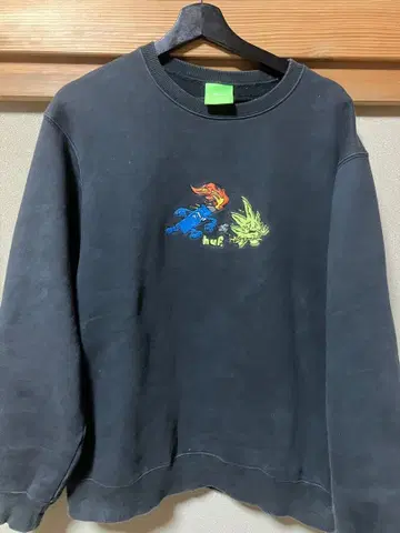 huf 자수 맨투맨