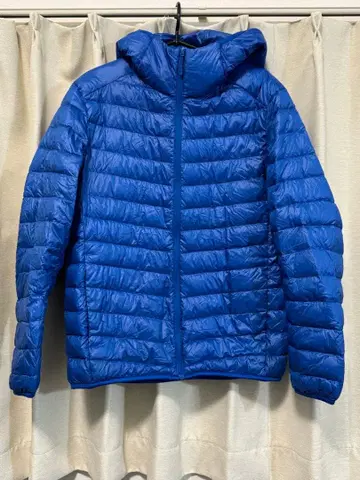 유니클로 울트라 라이트 다운 후드 부착 다운 자켓 L 블루