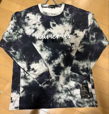 NUMERALS 긴팔 맨투맨