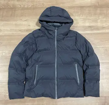 유니클로 남성용 심리스 다운 후드티 L