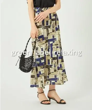 [ 새상품급 ] 그린 라벨 릴랙싱 새틴 프린트 머메이드 스커트