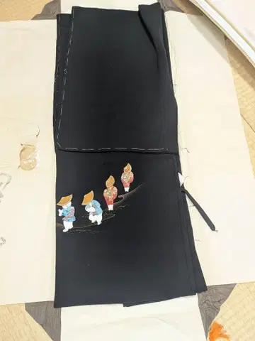 기모노용 겉옷 블랙 베이스 자수