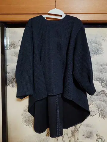 [ 새상품급 ] LE PHIL 스퀘어 자카드 저리 블라우스 르 필 블랙