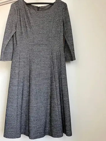 쿠 드 샹스 그레이 7부 소매 A라인 원피스