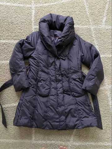 다크 퍼플 다운 자켓 후드 부착