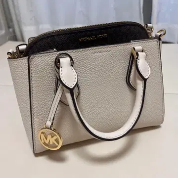새상품급 MICHAEL KORS 미니 핸드백 화이트