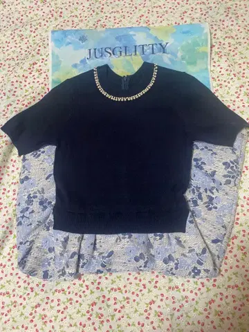 쟈스그리티 미사용 새상품 네이비 꽃무늬 반팔 니트 원피스