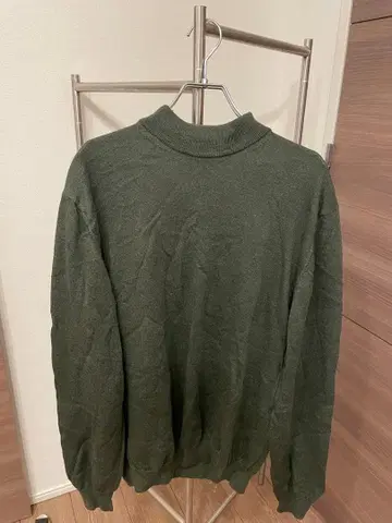 다크 그린 모크넥 스웨터