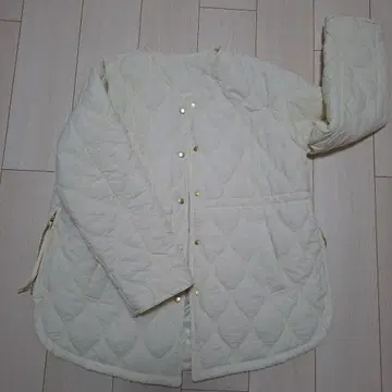아이보리 퀼팅 자켓