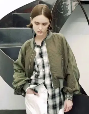 C.C.CROSS 이소재 퀼팅 자켓 벌룬 슬리브 사이즈 38