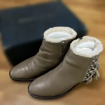 EMU 따뜻한 베이지 가죽 숏부츠