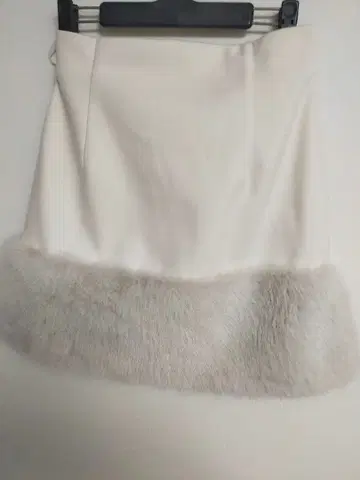 tocco closet 인조 모피 절개 사다리꼴 스커트 화이트 M 고급