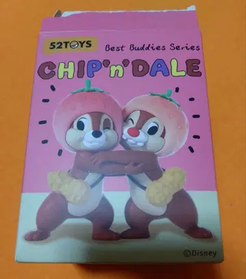 52TOYS 칩과 데일 피규어