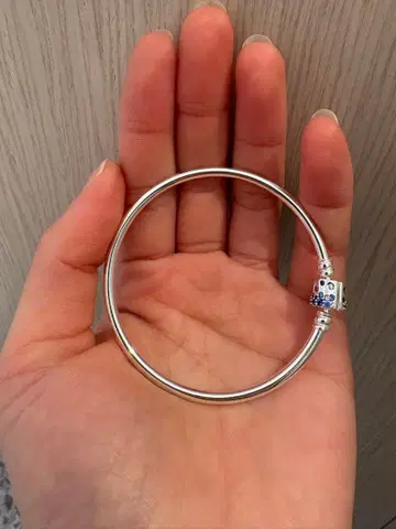 PANDORA 실버 뱅글 팔찌 파란 악센트