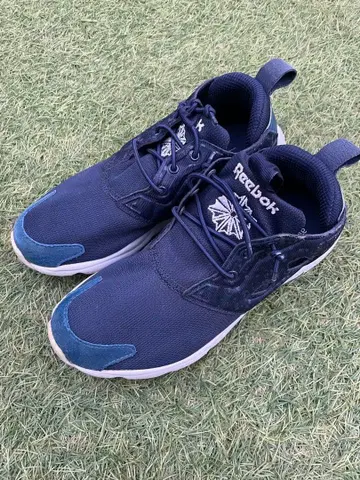 리복 오차드 네이비 스니커즈