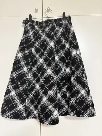 any SiS 체크 무늬 플레어 스커트