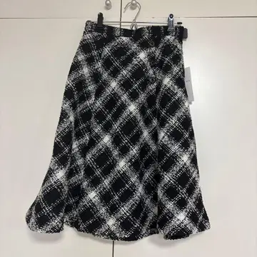 any SiS 체크 무늬 플레어 스커트