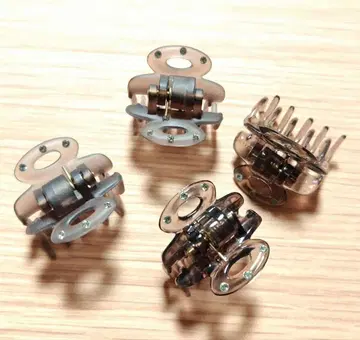 [컴플렉스 비즈] 돔석 포함 헤어 클립 스와로브스키 4개 세트