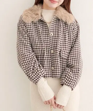 [ 택 포함 미사용 새상품 ] 퍼 포함 숏 기장 자켓