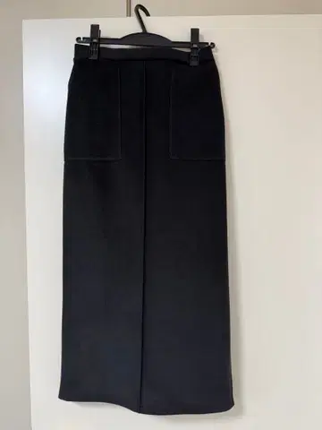 새상품 라인 스커트 블랙 큰 포켓 부착