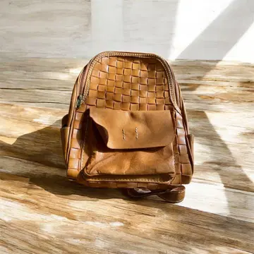 천연 가죽 백팩 쥬케로 필라토 백팩 뜨개질 가죽 브라운