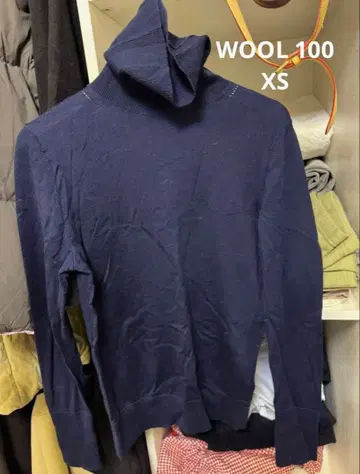 COS 울 100% 네이비 터틀넥 긴팔 니트