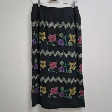 BEAMSBOY 자수 프린트 꽃무늬 타이트 스커트 블랙 사이즈 2