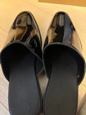 MB 가죽 드레스 슬립온 (에나멜)