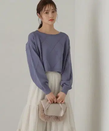 PROPORTION BODY DRESSING 다이아 무늬 숏 기장 니트