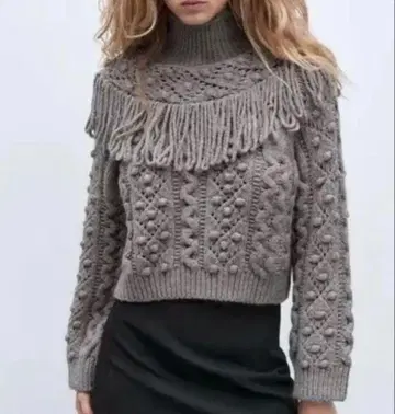 ZARA 프린지 하이넥 니트 스웨터
