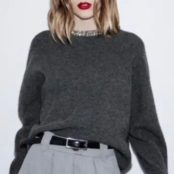 [ ZARA ] 주얼리 넥 니트 스웨터