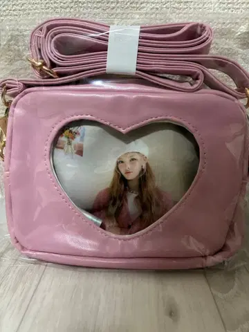 ILLIT 플래티넘 잡화 숄더 파우치 IROHA 1개