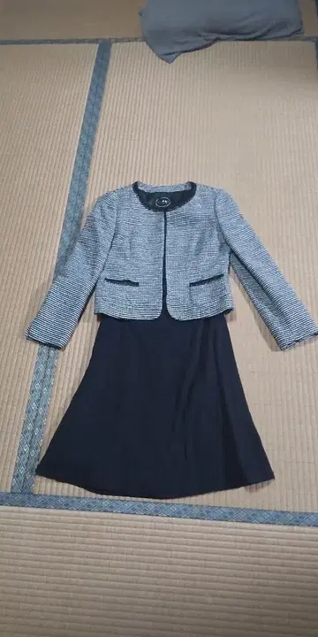any FAM 온워드 카시야마 트위드 자켓과 플레어 스커트 세트