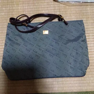 그레이 나일론 숄더백 로고 프린트