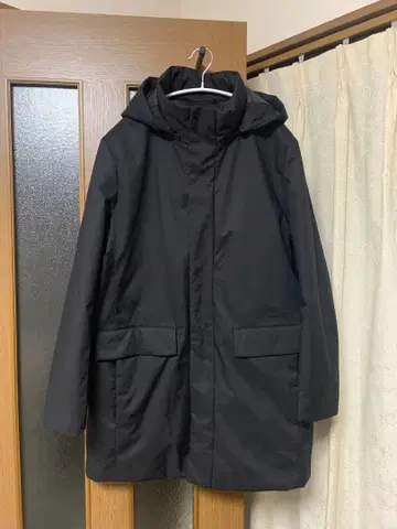 유니클로 하이브리드 다운 코트