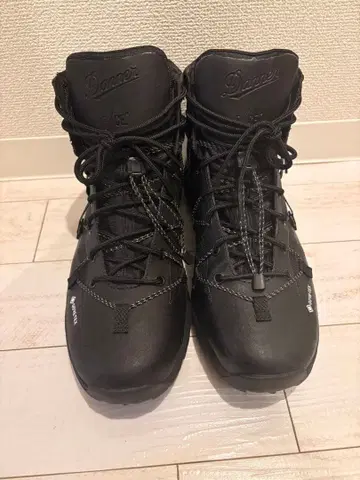 Danner 블랙 하이컷 스니커즈