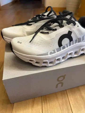 온 클라우드몬스터 7.5M 화이트/그레이