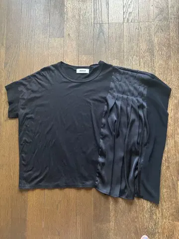 zucca 블랙 반팔 T셔츠 새틴