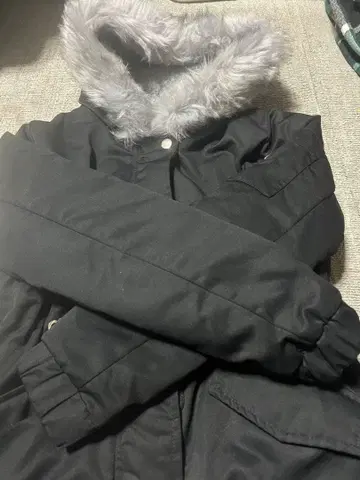 블랙 퍼 포함 다운 자켓 S