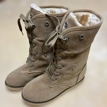 베이지 레이스업 어그 부츠