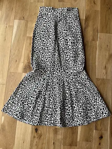 SIY 레오파드 무늬 플레어 머메이드 스커트