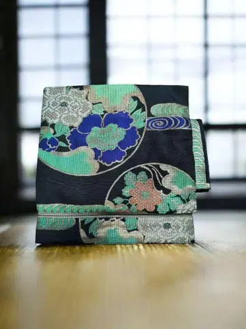 블랙 나고야 오비 앤티크 마루니 사계절 꽃 블랙 베이스 금실 사용