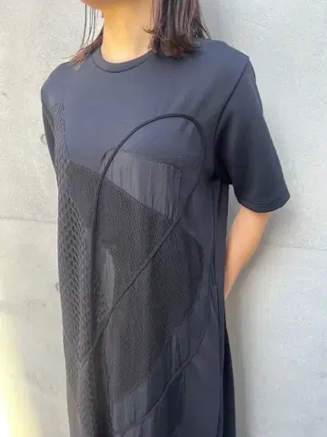 UN3D LINE ART OP / 라인 아트 원피스