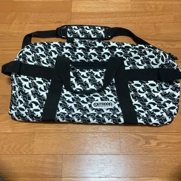 OUTDOOR 보스턴 백 화이트 블랙 모노톤 새 패턴 한정판 모델