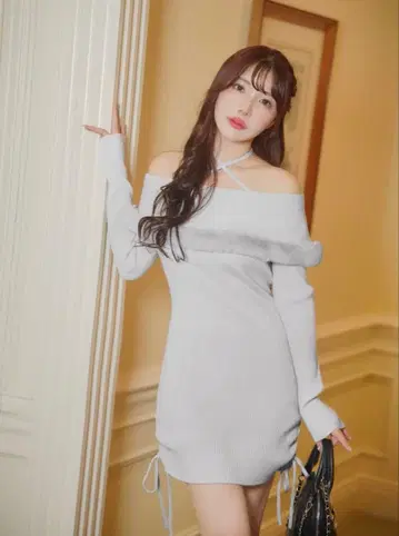 미셸 마카롱 케이프 퍼 니트 원피스 그레이