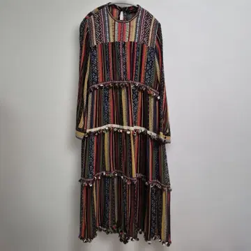 ZARA 스트라이프 패턴 폼폼 포함 맥시 원피스 M 사이즈