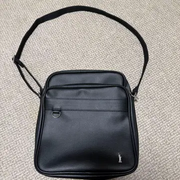 EASTBOY 인조 가죽 숄더백 블랙