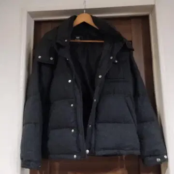 BEAMS 후드 부착 그레이 다운 자켓